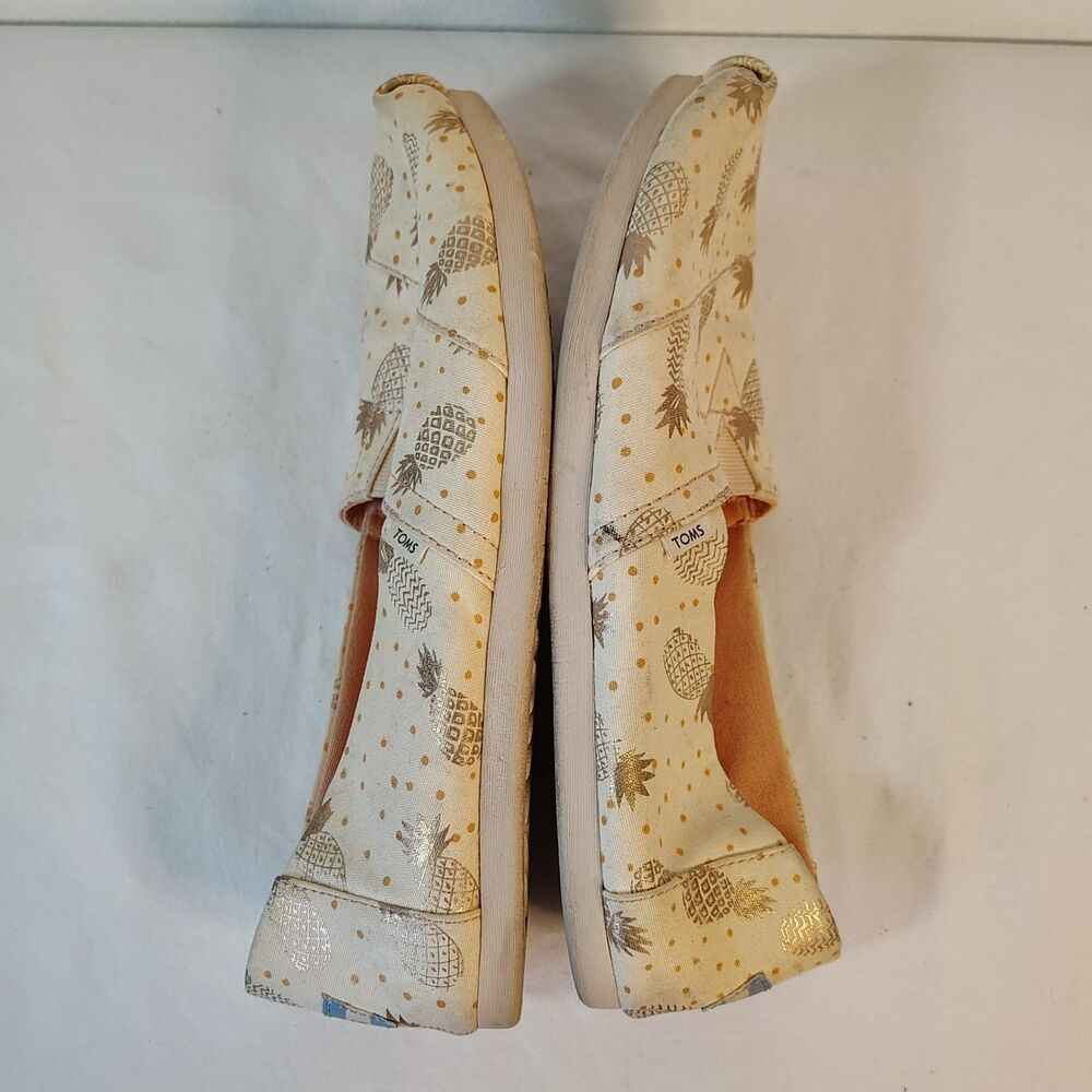 TOMS Classic Slip On Pineapple Print Shoes Womens 8.5 Tropical Gold Polka Dot - Picture 6 of 7